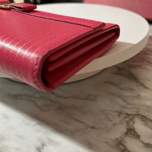 Salvatore Ferragamo Vara Bow Continental Wallet Pink with Gold Pinstripe. GUC - Picture 10 of 13
